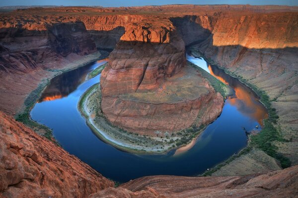 Canyon, ein See in den Bergen