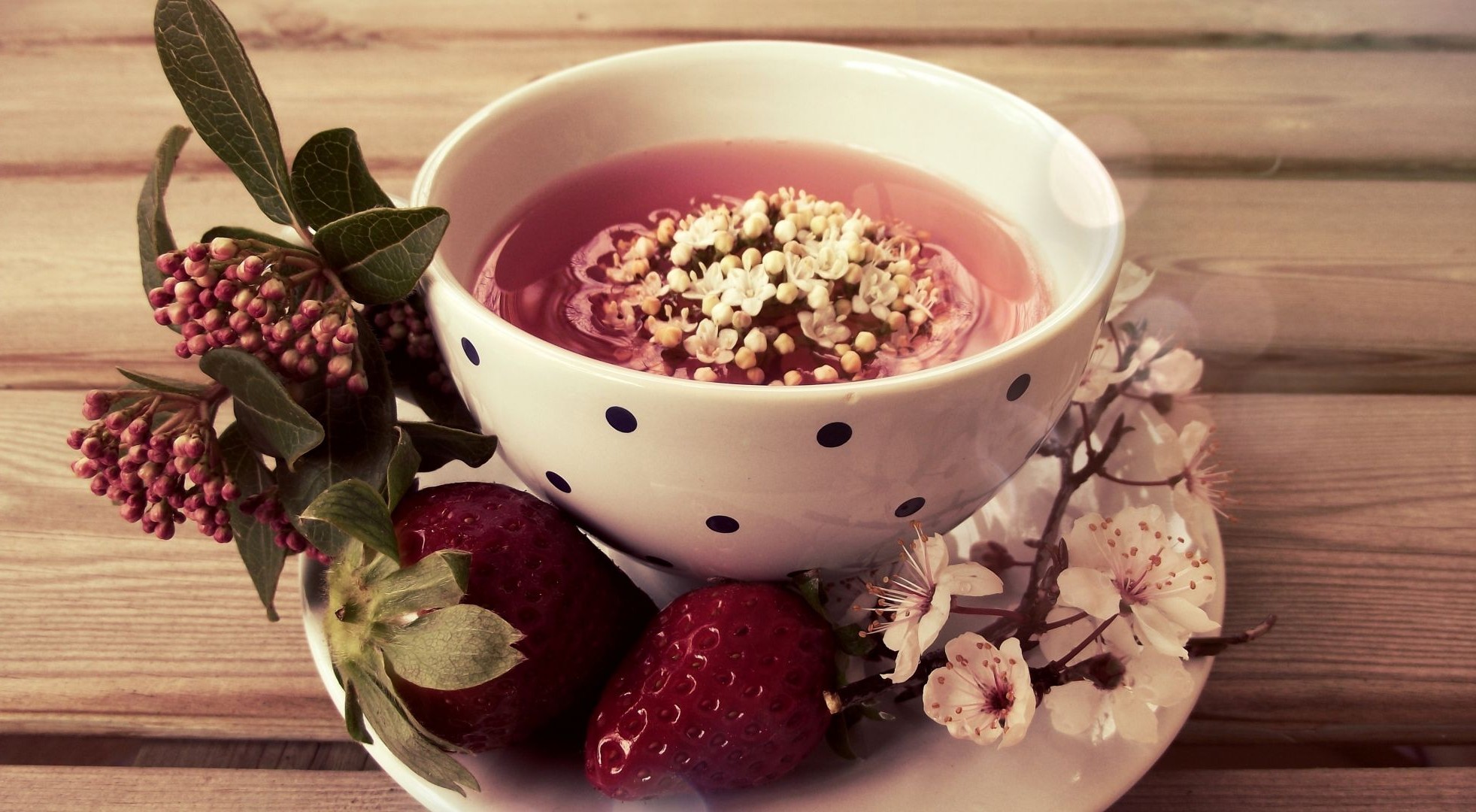 nourriture et boissons coupe chaud thé boire alimentaire bol cuillère table bois parfum petit déjeuner parfumé aube santé en bonne santé nature morte chaleur