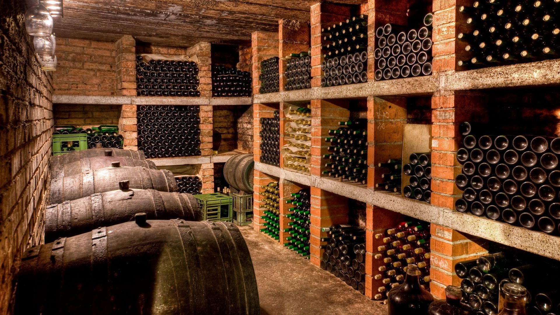 bevande cantina barile cantina vinificazione vino contenitore magazzino viticoltura vite bere barile magazzino bagno stoccaggio vigneto agricoltura alcool industria