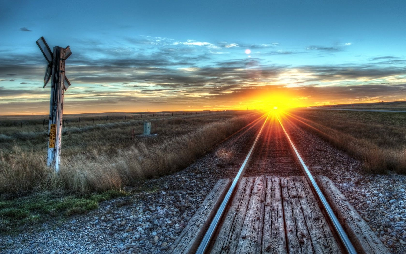 straße sonnenuntergang himmel reisen dämmerung landschaft sonne zug natur guide licht abend transportsystem dämmerung im freien eisenbahn gutes wetter aussichten