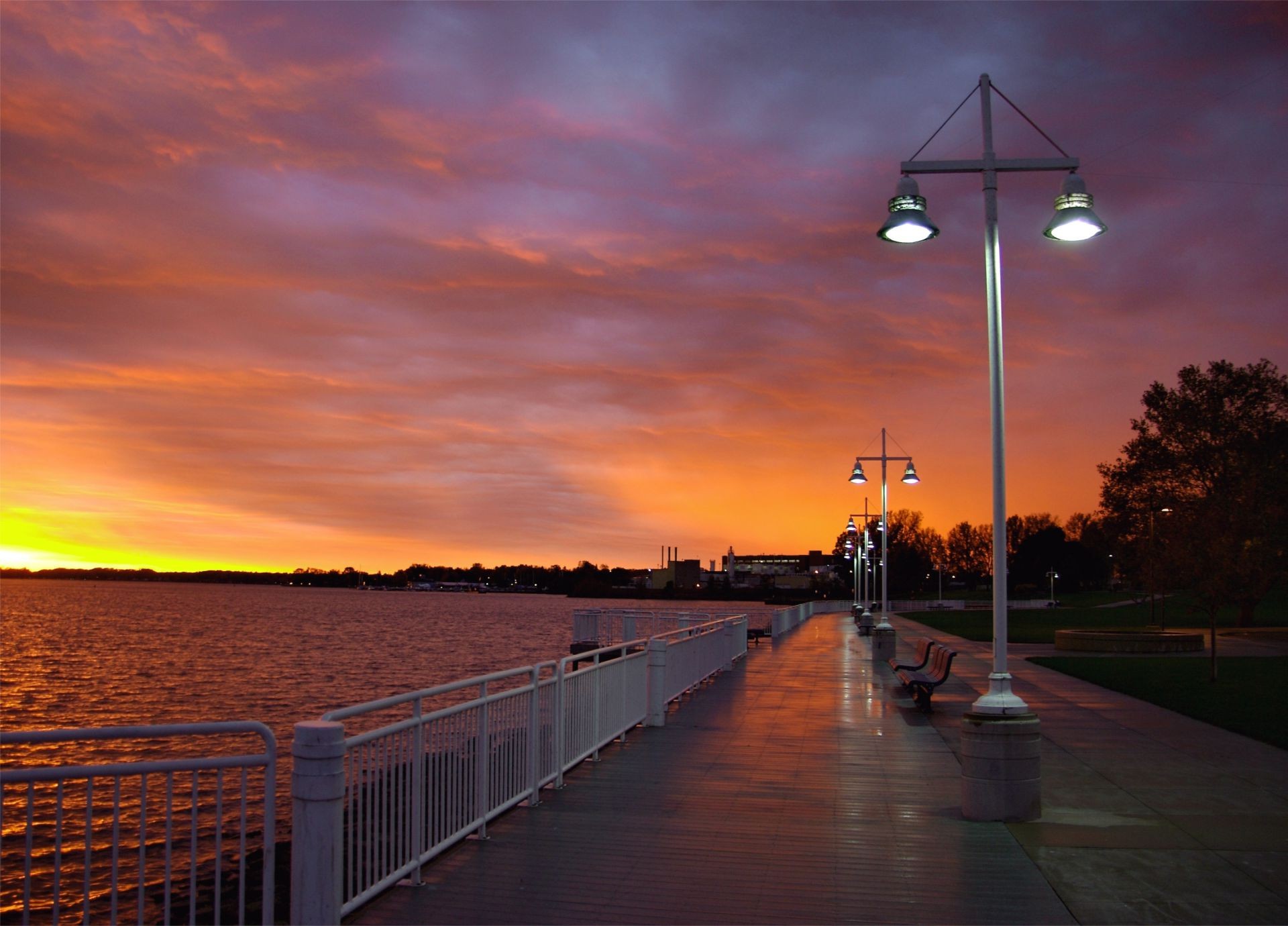 città tramonto acqua alba crepuscolo sera cielo sole luce viaggi paesaggio ponte