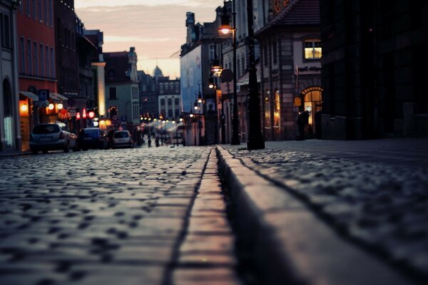 Calle de la ciudad en la noche