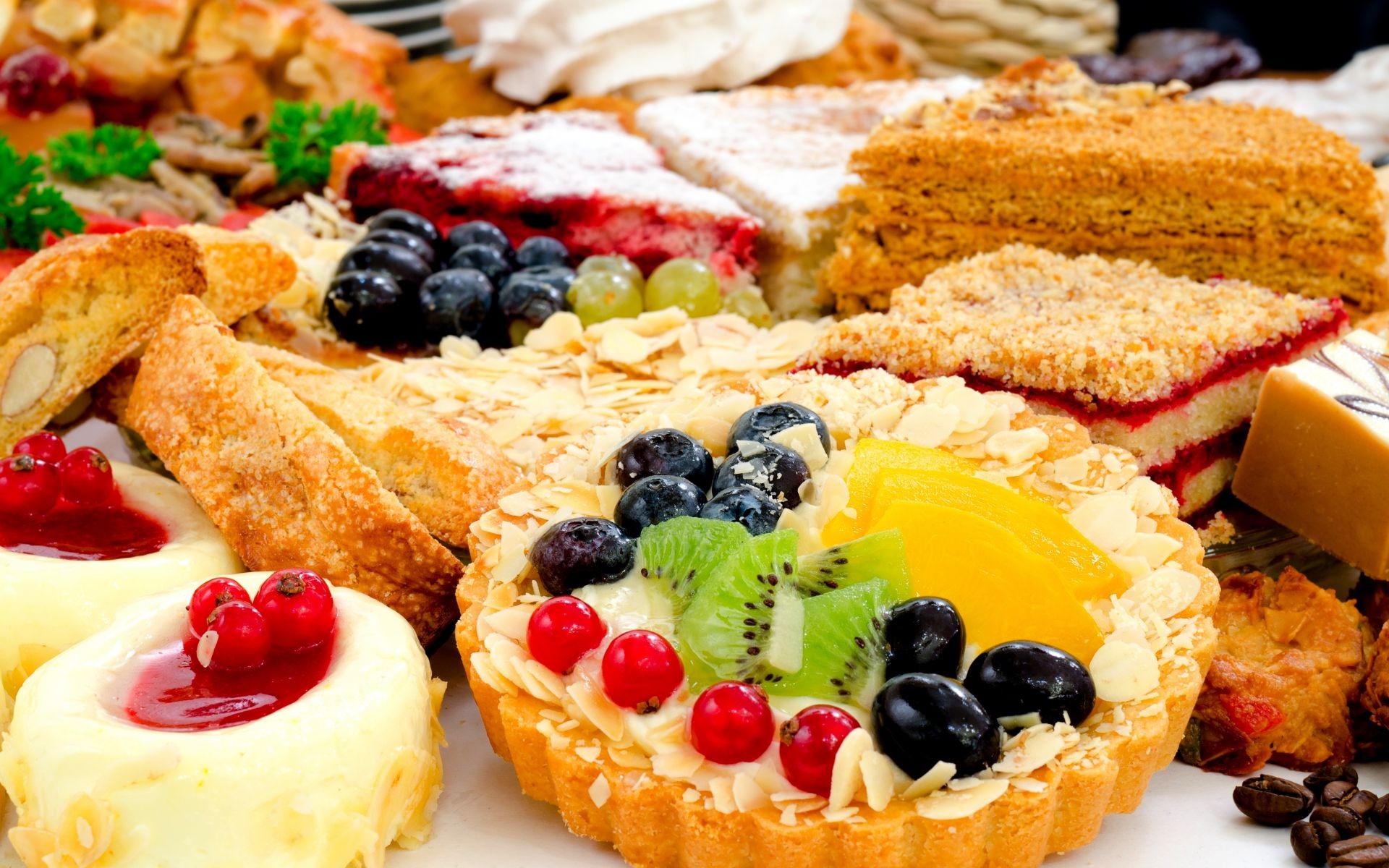 fruit food delicious breakfast sweet pastry cake baking sugar homemade refreshment plate strawberry berry