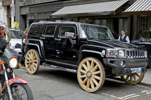 Off-road vehicle on wooden carriage wheels