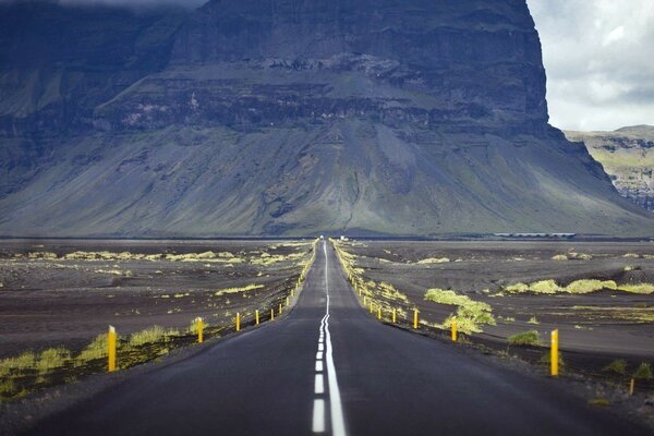 Paysage de route partant vers le Canyon