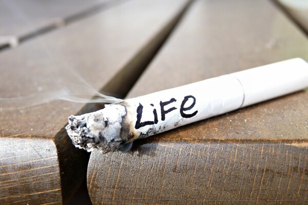 Każdy papieros spala twoje życie