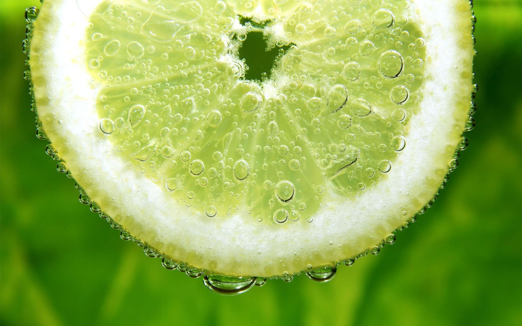 fruit wet drop water freshness healthy nature health juicy rain food juice dew cut section color desktop round summer liquid