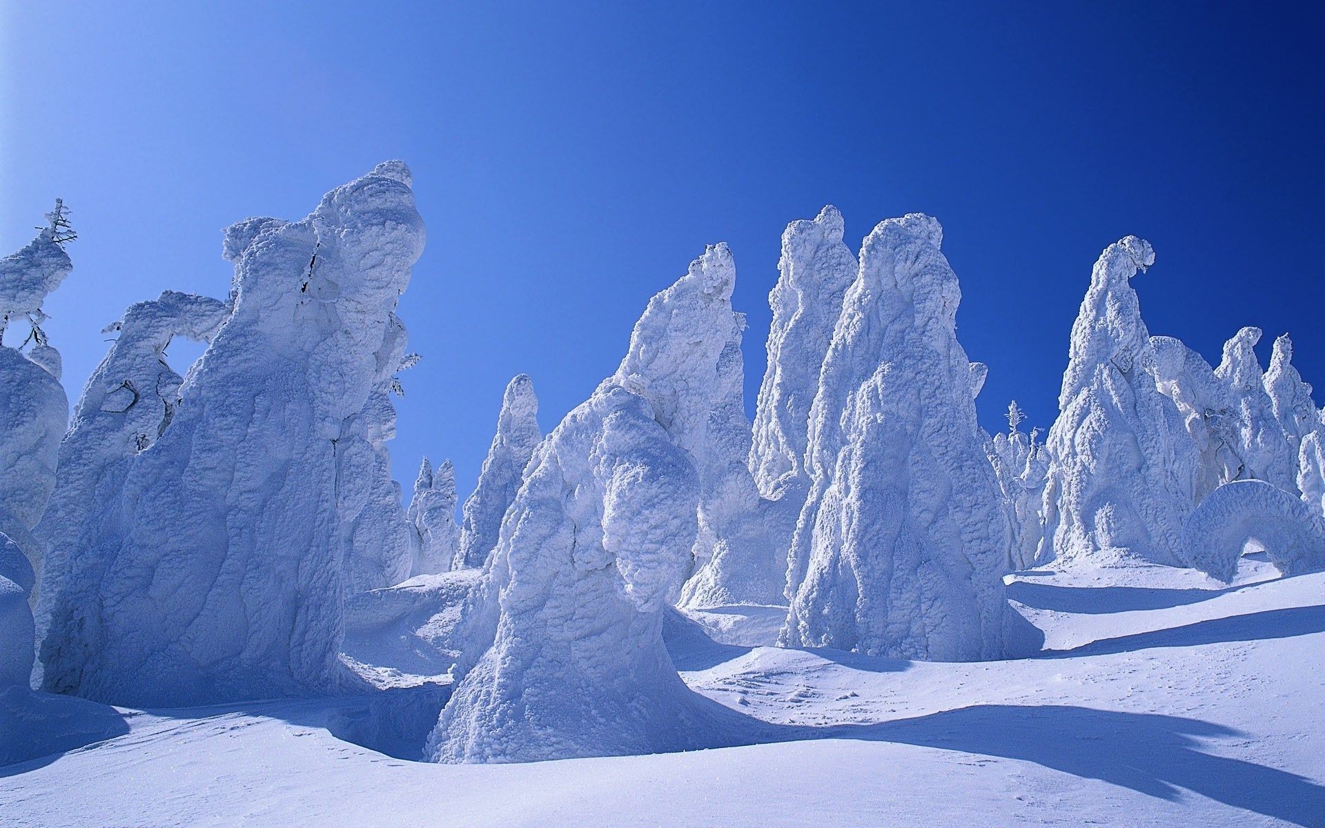 winter snow ice cold mountain frost landscape scenic travel frozen