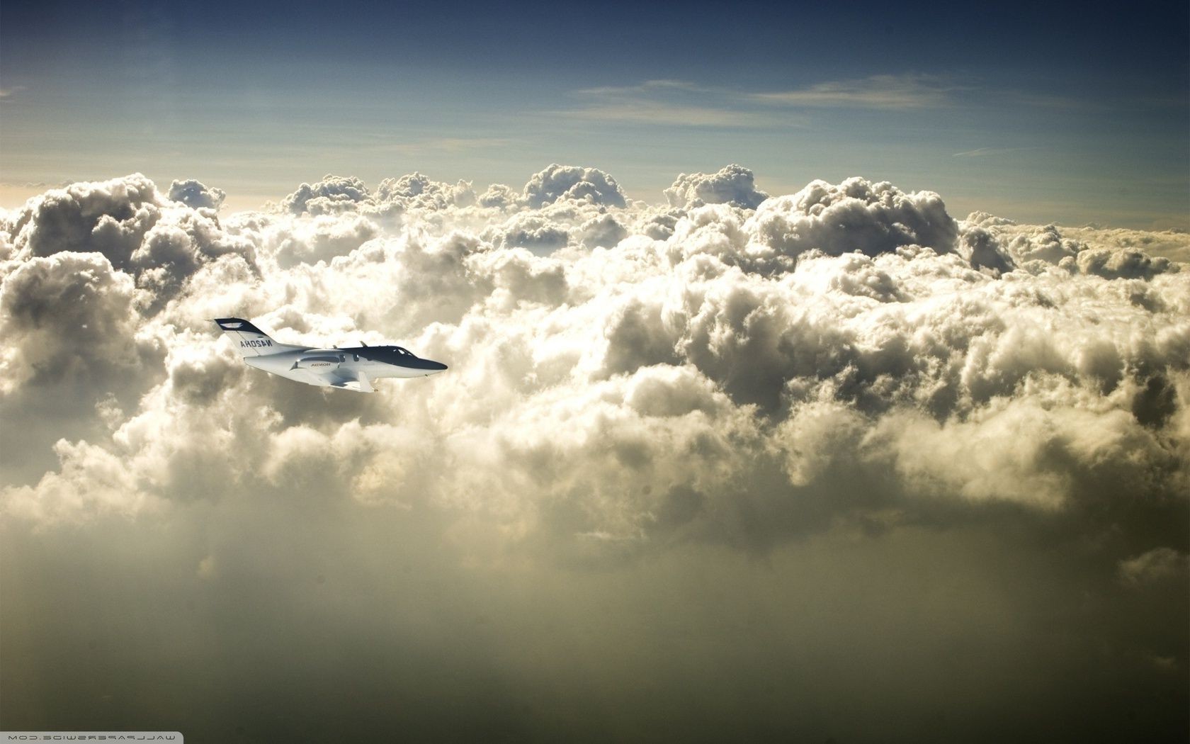 luftfahrt himmel flugzeug flug wolke sonnenuntergang wetter sonne fliegen dämmerung licht landschaft luft sturm flugzeug natur dramatisch gutes wetter bewölkt im freien