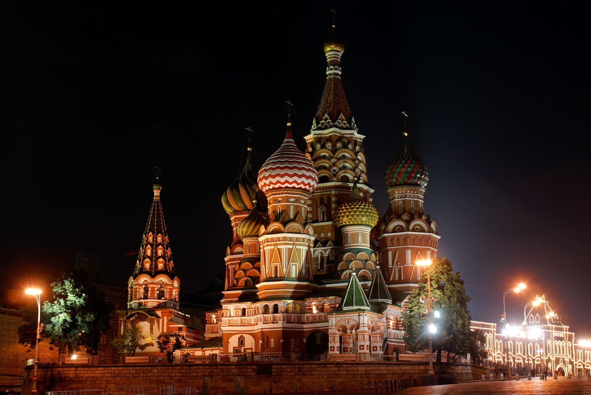 famous places architecture travel religion temple gold building dusk church sky city evening tourism cathedral illuminated ancient kremlin monument