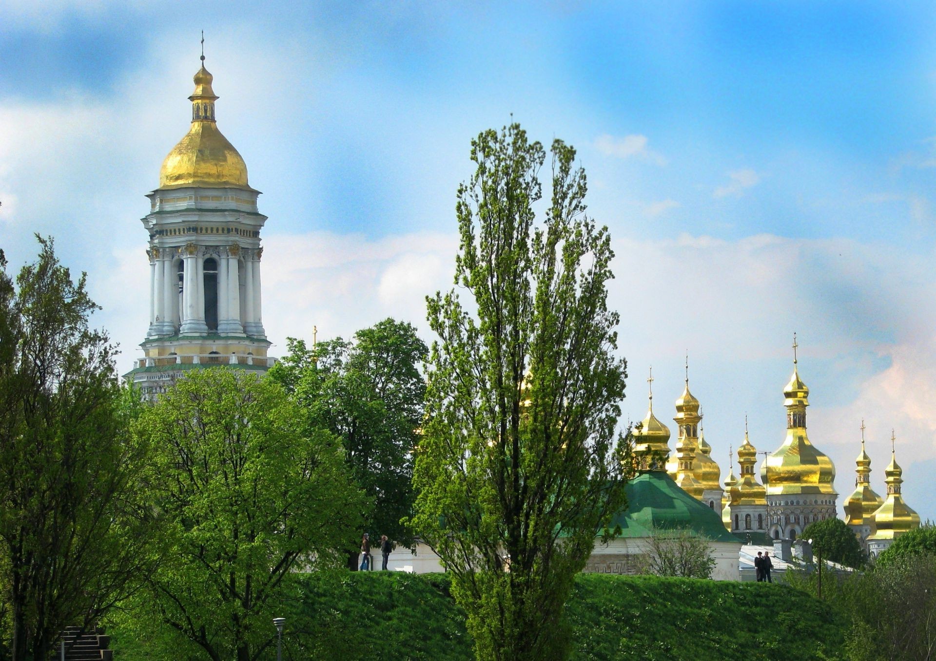 kościół architektura religia świątynia podróże kopuła niebo dom kościół na zewnątrz złoto prawosławny katedra punkt orientacyjny klasztor krzyż muzeum miasto światło dzienne duchowość