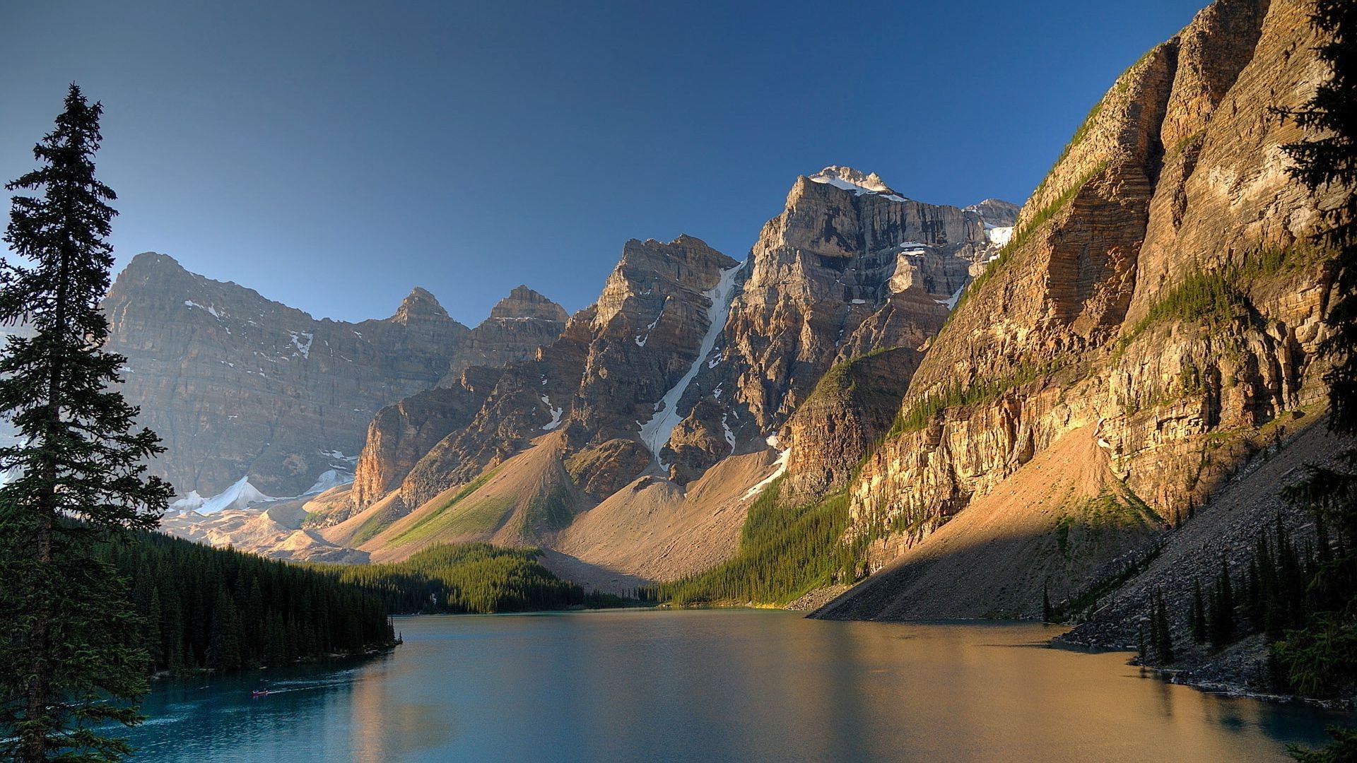 montañas agua montañas lago paisaje viajes río al aire libre naturaleza reflexión cielo valle nieve escénico madera