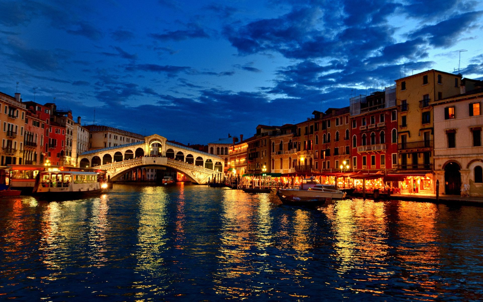 ponti acqua viaggi architettura città canale fiume riflessione tramonto crepuscolo ponte casa cielo città sera illuminato all aperto gondola turismo urbano