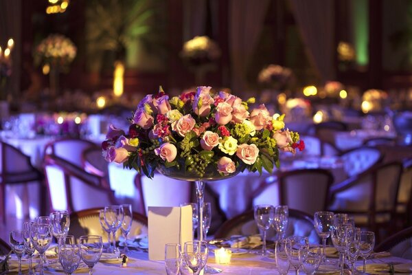 Utensílios de mesa Do Casamento Do Feriado buquê de rosas