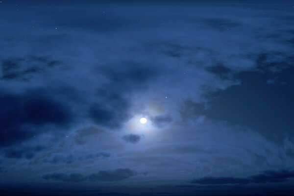 Céu com nuvens e lua