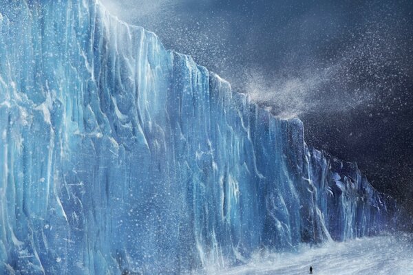 Landscape of an ice cliff in the water