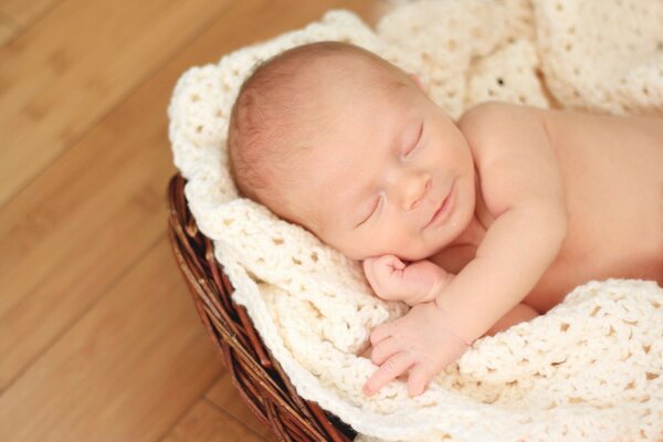 Baby sleep Milova newborn