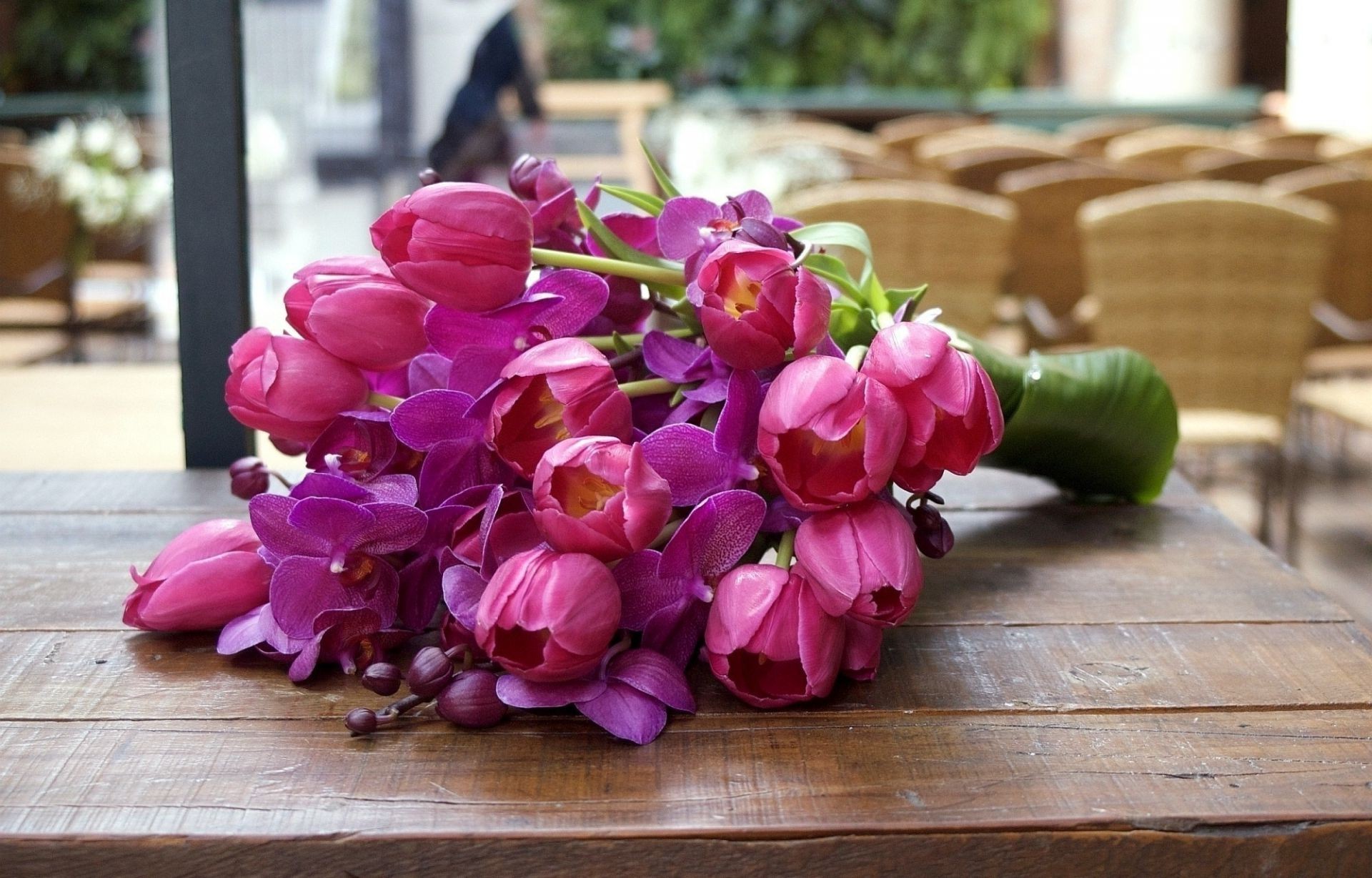 bouquet di fiori fiore giardino natura decorazione estate foglia colore flora legno bouquet romantico petalo rosa amore bella tavolo romanticismo still life