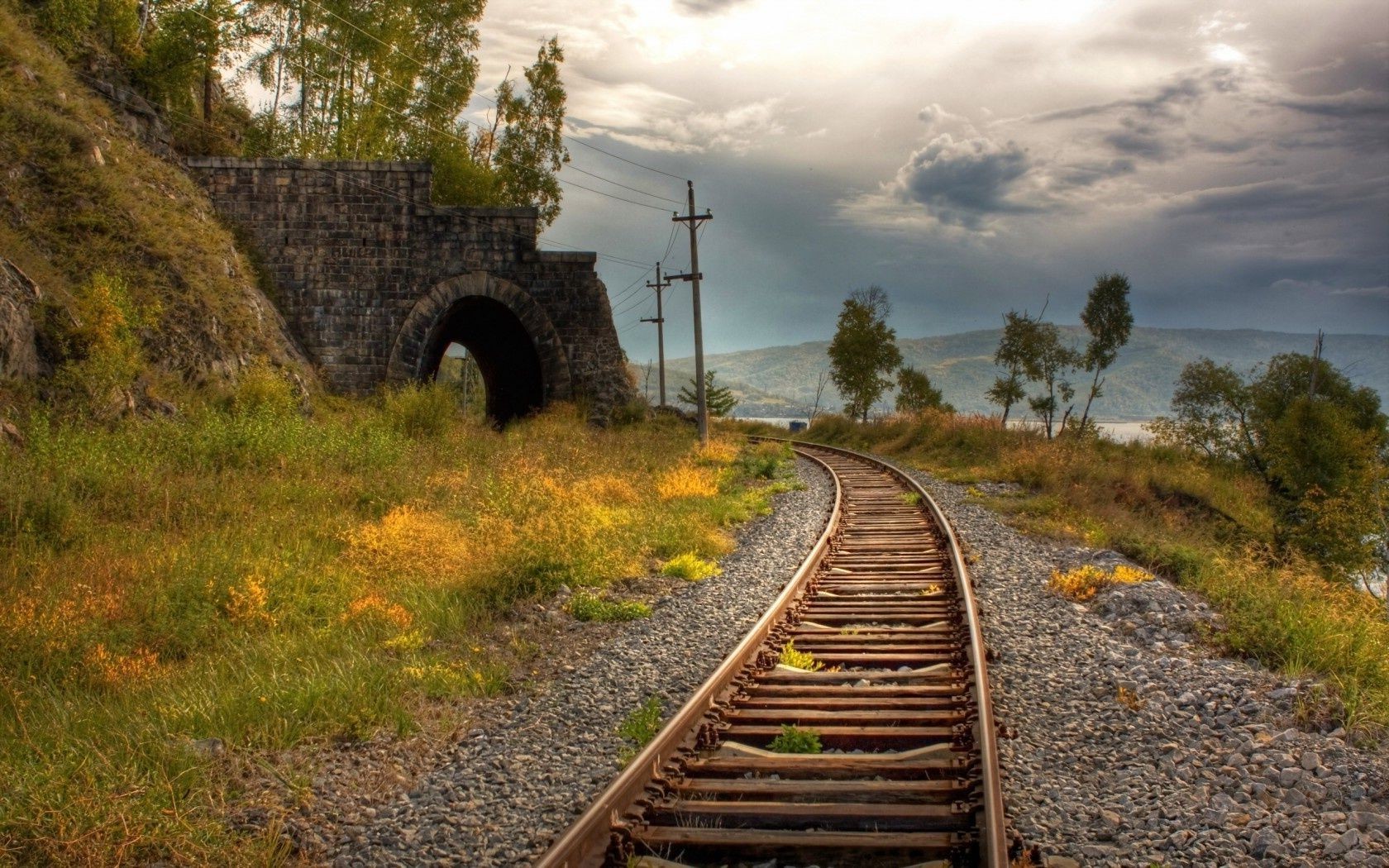 yollar parça demiryolu kılavuz tren seyahat manzara açık havada çimen gökyüzü doğa ağaç ulaşım sistemi gün ışığı