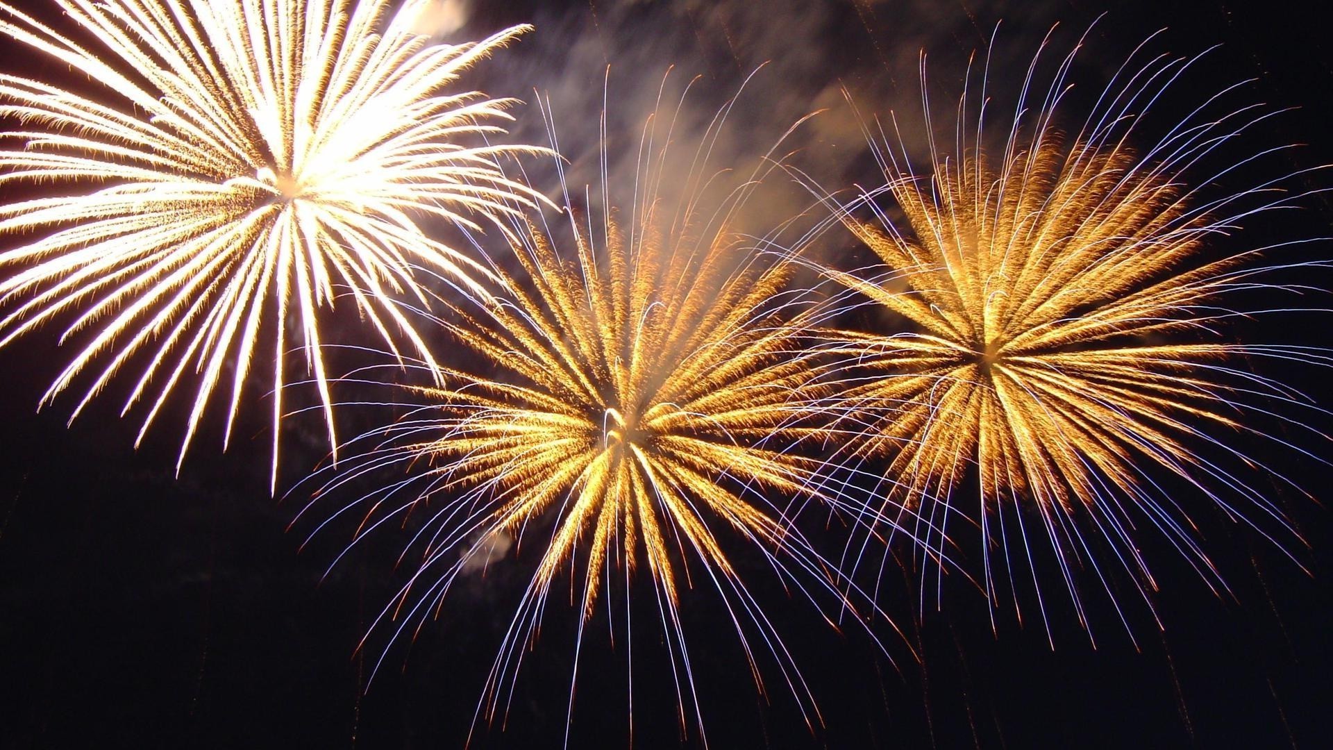 feiertage feuerwerk explosion festival flamme rakete blitze urlaub viertel