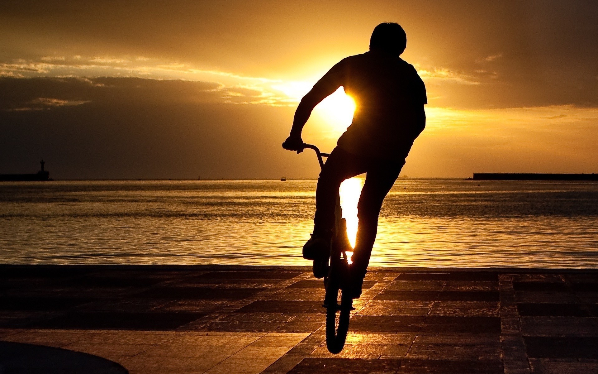 велоспорт закат пляж море воды солнце океан рассвет силуэт небо