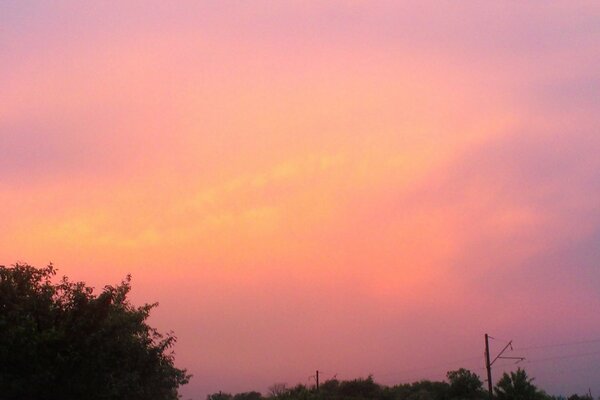 Sehr schöner Himmel bei Sonnenuntergang