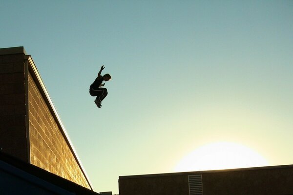 Immagini di parkour in azione silhouette