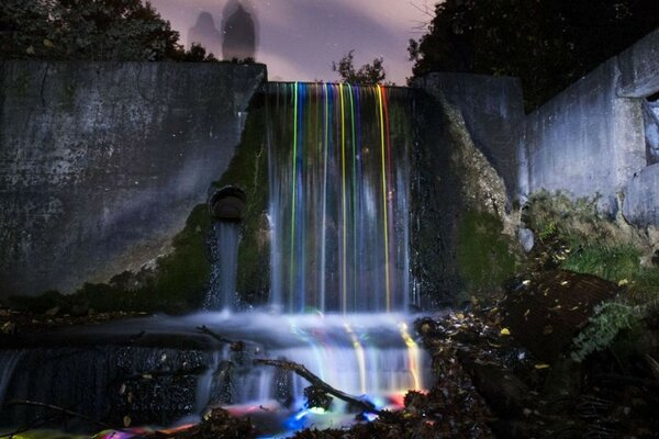 这个瀑布的照片处理是一个伟大的喜悦