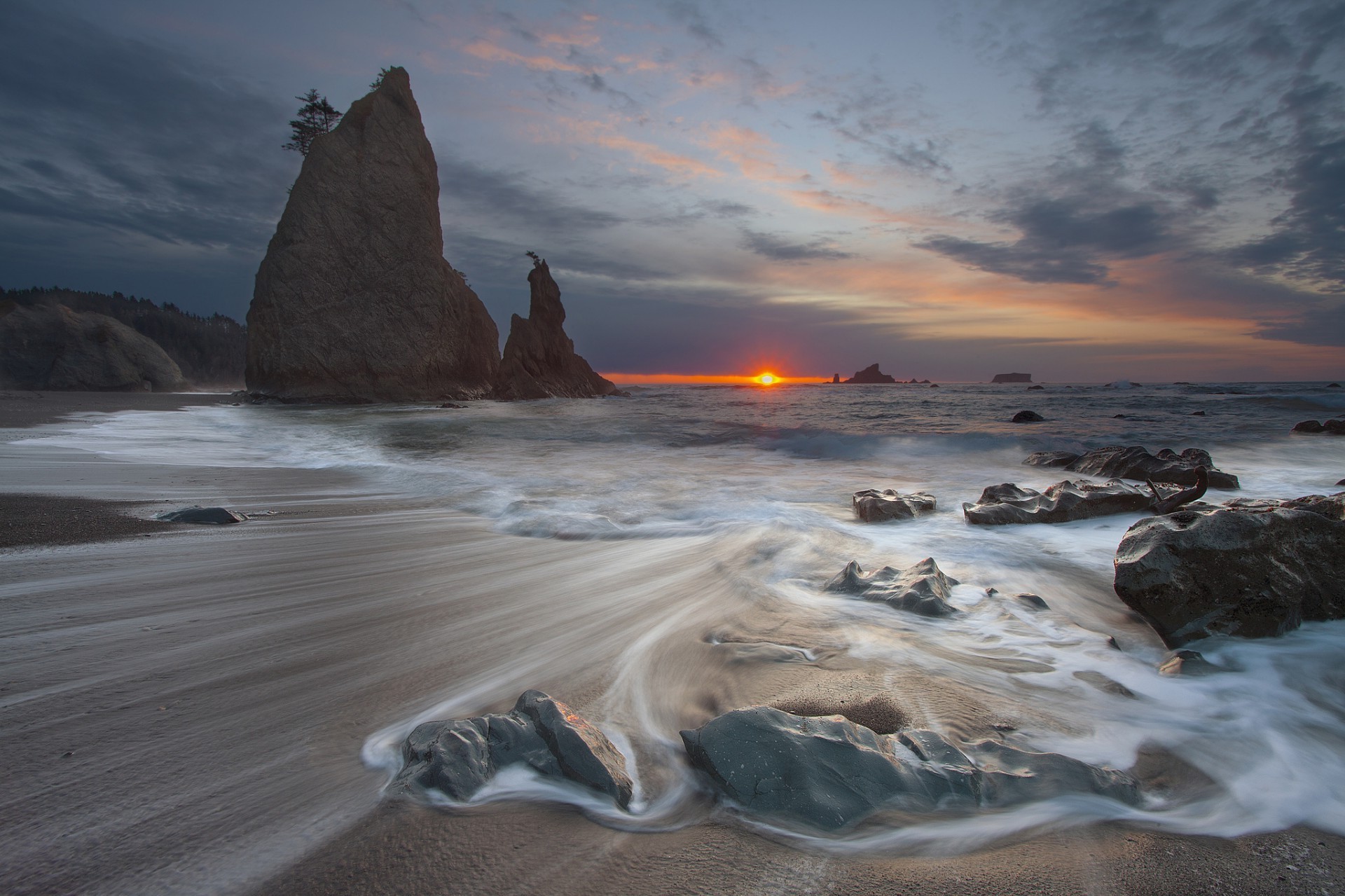 coucher de soleil et aube eau coucher de soleil plage océan mer aube mer soir surf soleil paysage voyage sable crépuscule paysage