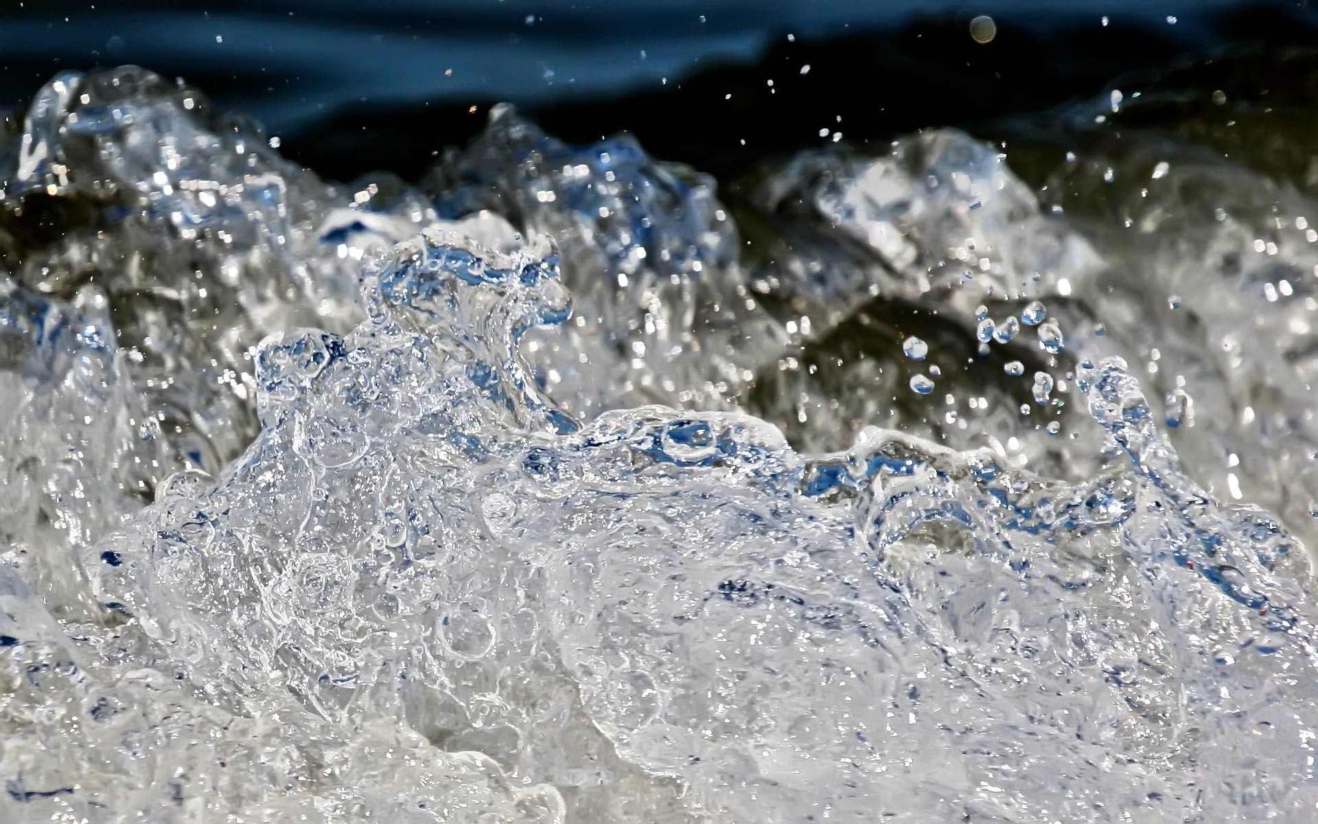 gotas y agua mojado burbuja agua splash gota limpio claro limpio ondulación lluvia gotas movimiento lavado líquido onda frío flujo turquesa gota de agua