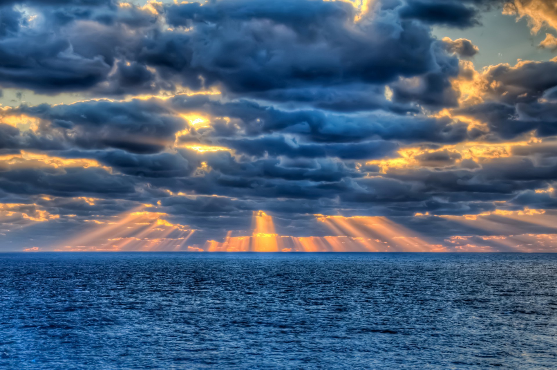 mare e oceano tramonto acqua cielo crepuscolo alba sole natura all aperto bel tempo estate sera mare drammatico freddo cielo nuvola oceano viaggi