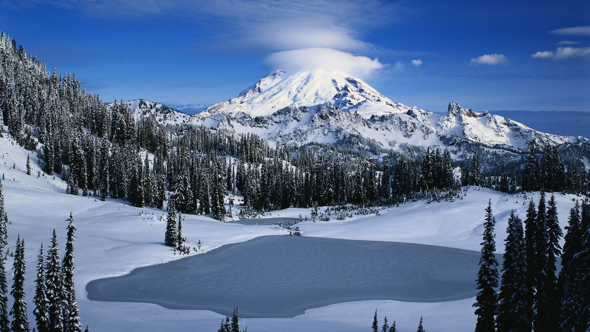 lac neige montagne hiver froid pic de montagne evergreen bois scénique glace neigeux alpine paysage conifères pinnacle station enneigé