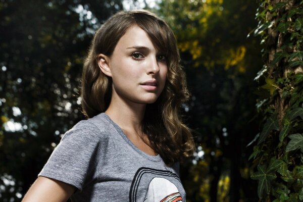 Natalie portman im T-Shirt