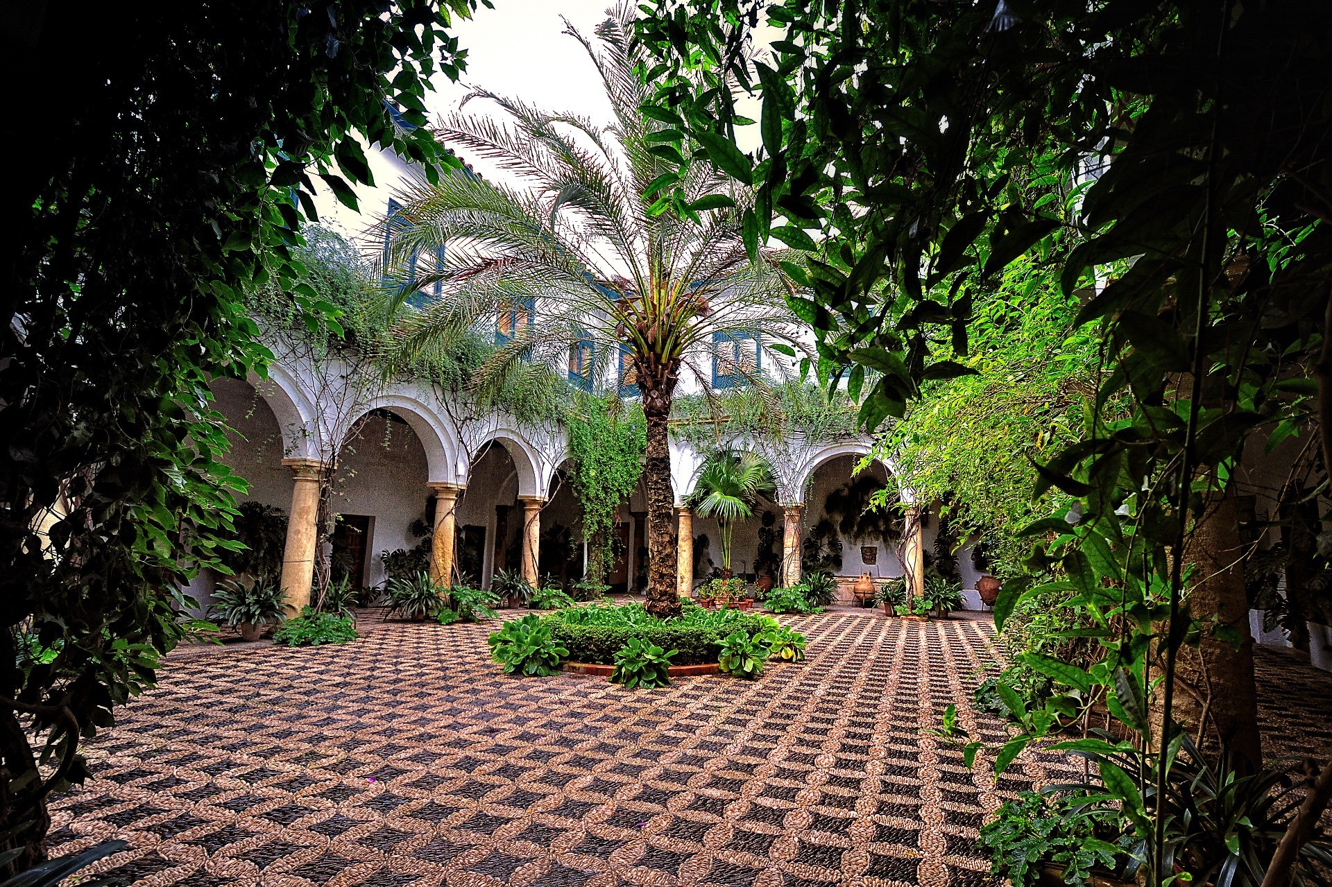 stadt und architektur baum garten reisen architektur im freien sommer blatt park natur flora haus stein führung holz fußweg tropisch alt tourismus