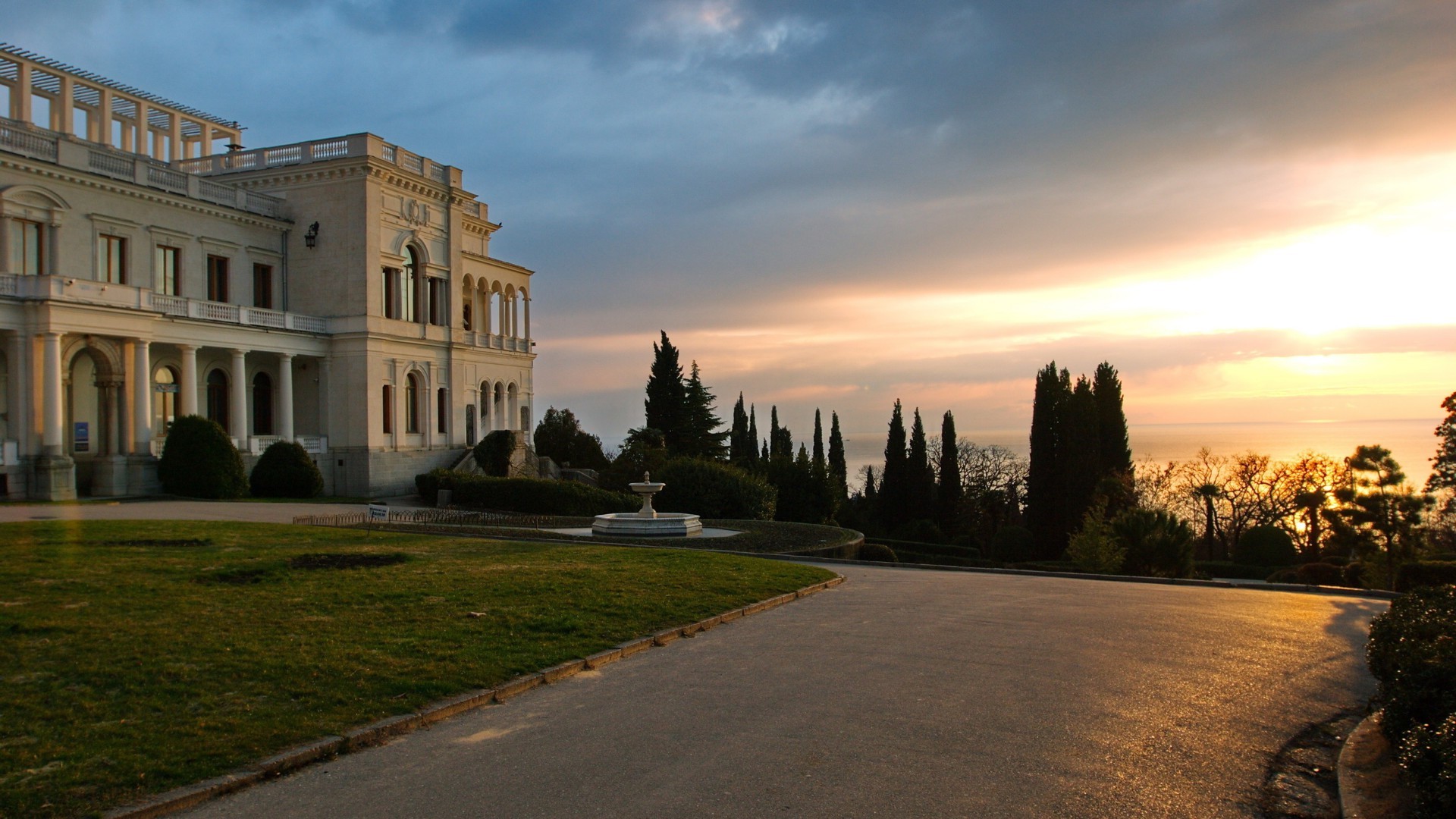 sommer architektur reisen im freien himmel haus baum zuhause sonnenuntergang schloss straße stadt