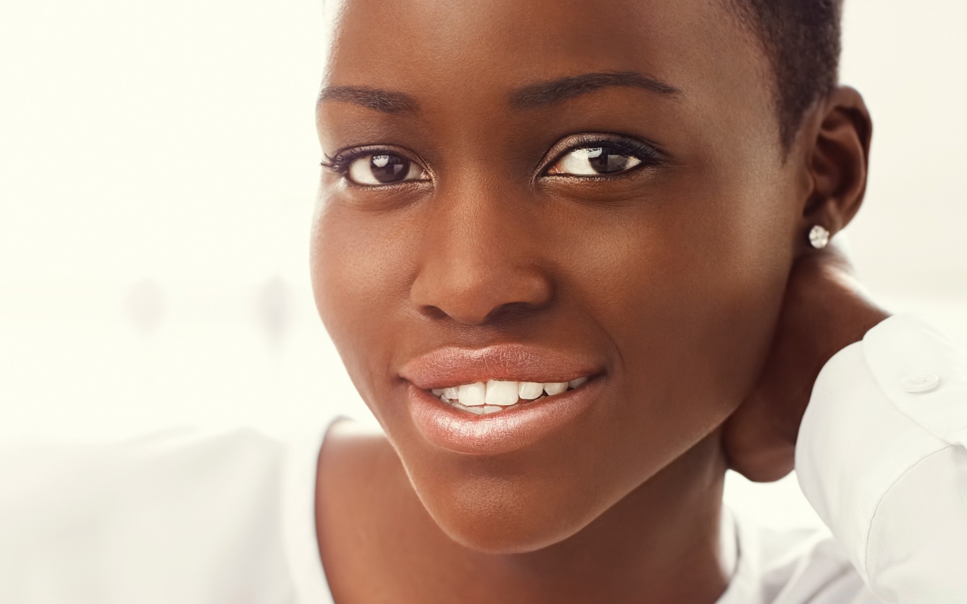 movies woman portrait indoors