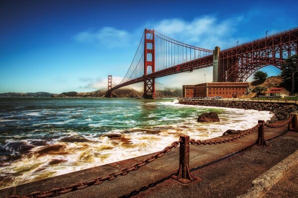 Paisagem do oceano, ponte sobre a água