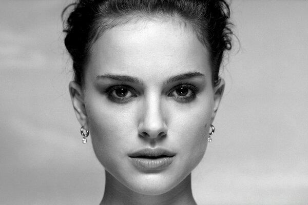 Black and white Natalie Portman