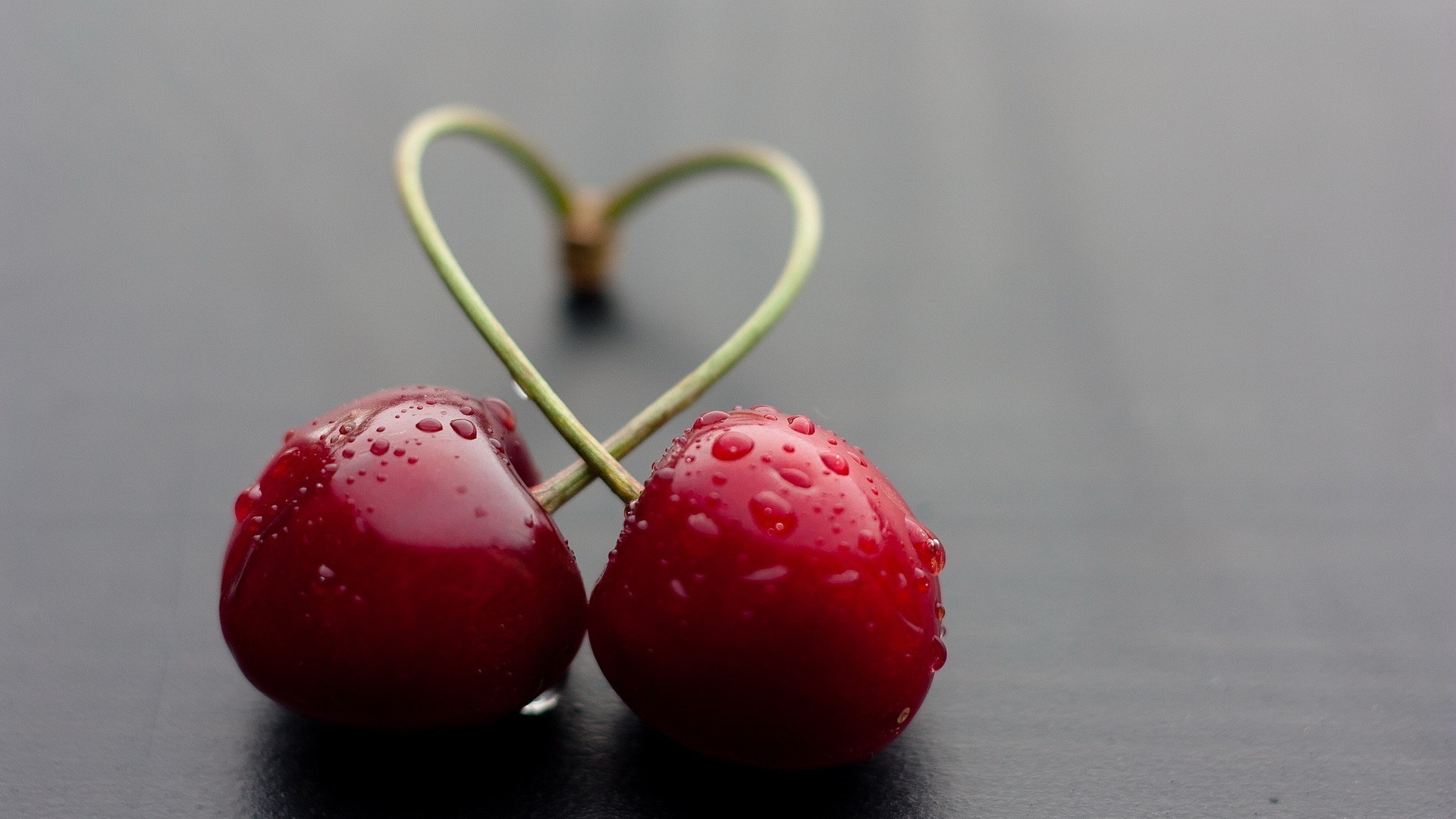 gotas y agua baya fruta comida crecer delicioso cereza naturaleza muerta salud jugosa