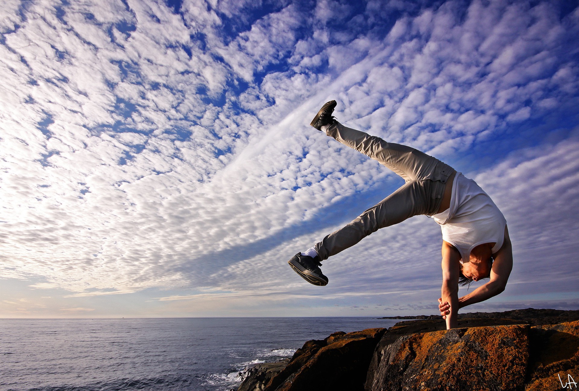 sport uno acqua cielo equilibrio mare azione uomo adulto all aperto oceano spiaggia vacanza movimento libertà viaggio vacanza mare