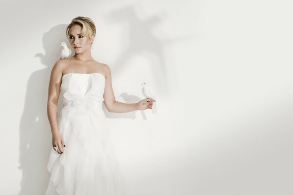 Donna in abito da sposa