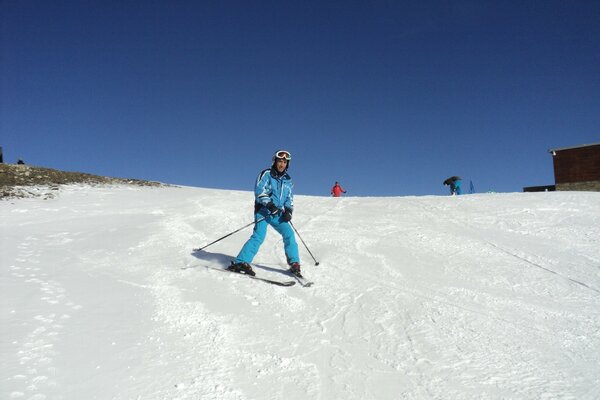 In the cold winter on vacation, skiing