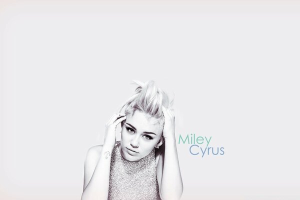 Portrait de la chanteuse Monochrome Miley Cyrus