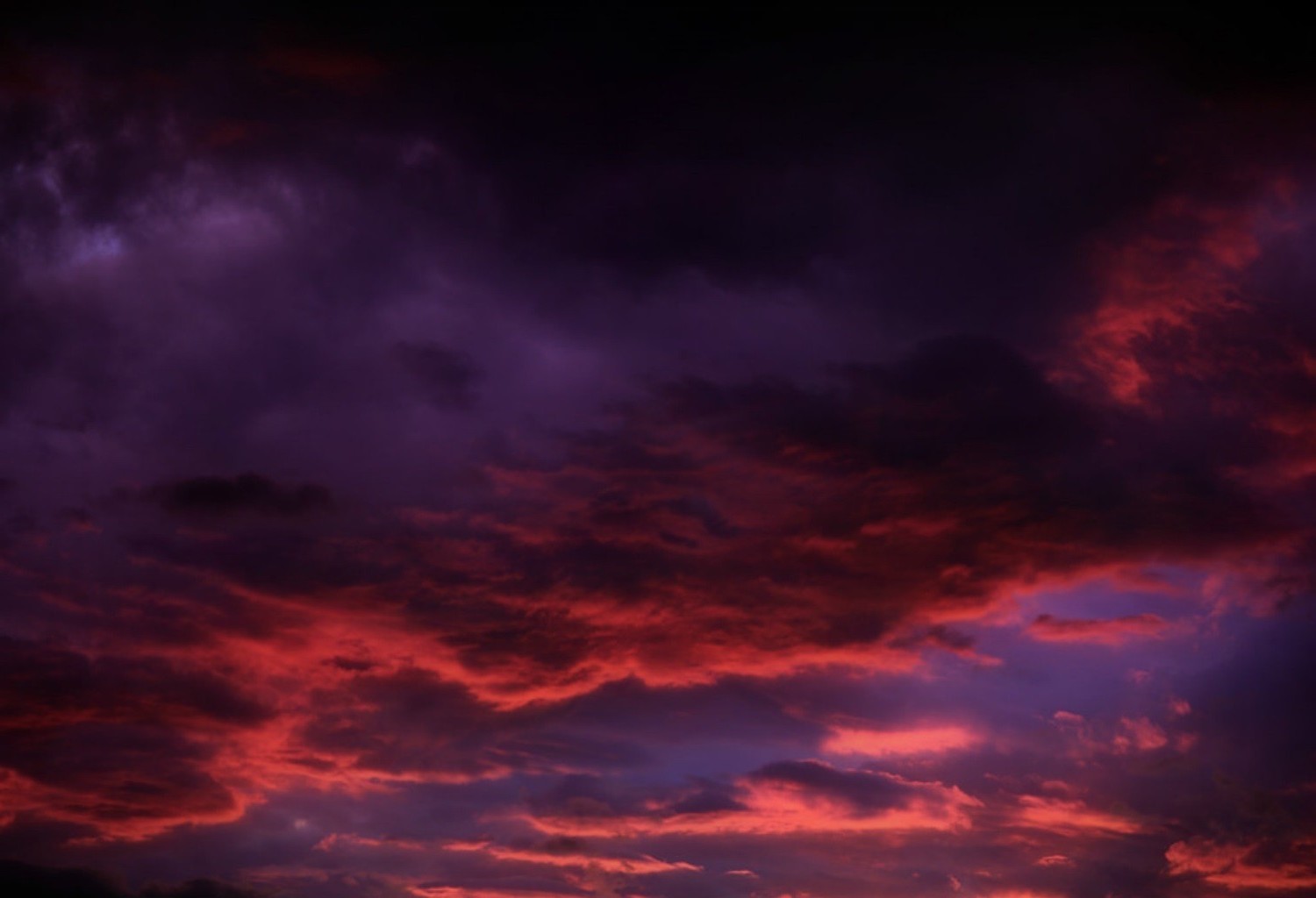 atardecer y amanecer atardecer noche crepúsculo oscuro tormenta cielo dramático amanecer sol relámpago intensidad tiempo naturaleza al aire libre