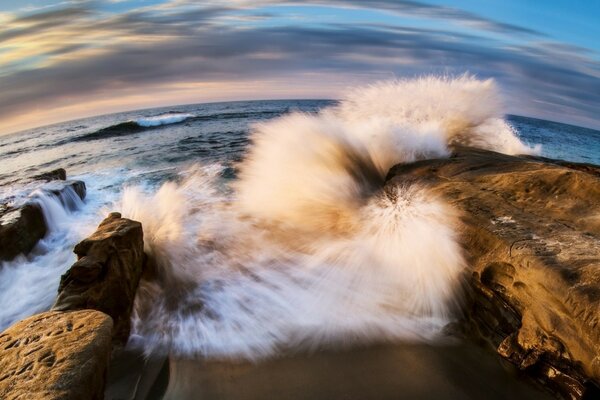 Photo of the sea with splashes of water