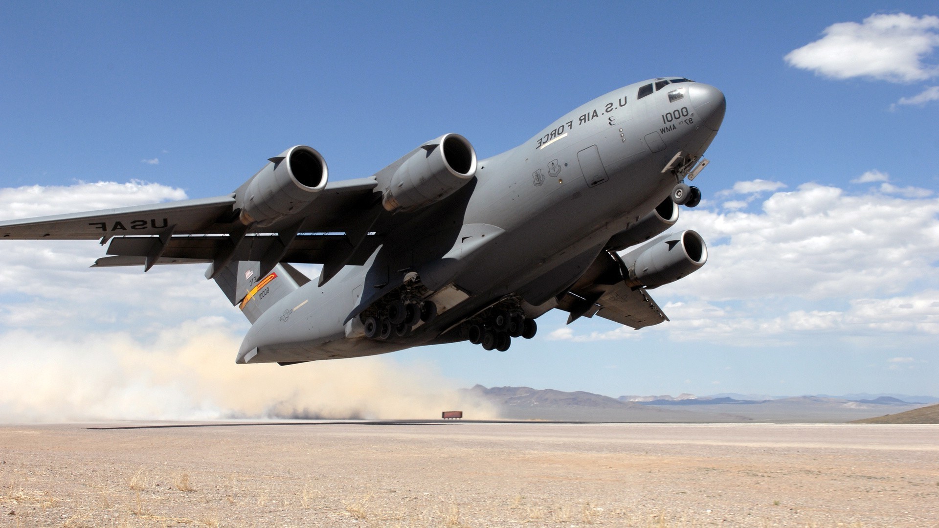 aviazione aereo aereo aeroporto sistema di trasporto aereo volo viaggi aria auto aereo di linea cielo militare motore volare tecnologia air force decollo ala