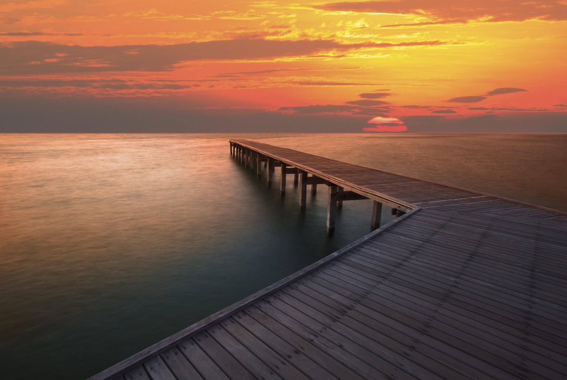 coucher de soleil et aube coucher de soleil mer eau océan plage aube paysage ciel paysage jetée crépuscule mer soleil pont lac voyage soir réflexion promenade