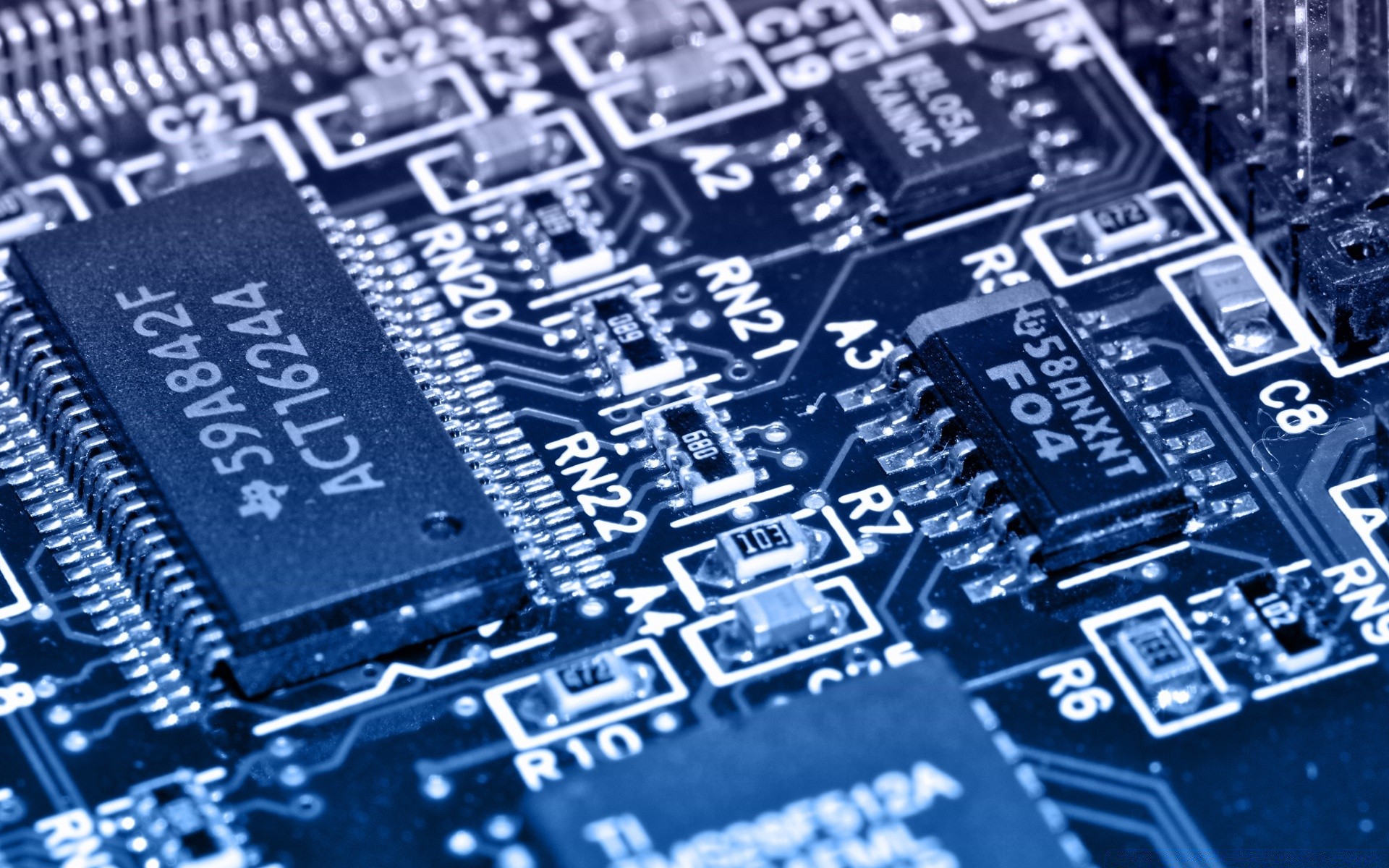 hardware chip procesor płyta główna półprzewodnik obwód element elektronika kondensator komputer technologia dane mikroprocesor krzem tranzystor rezystancja wyświetlacz połączenie technikum szczegóły projektowanie obwodów