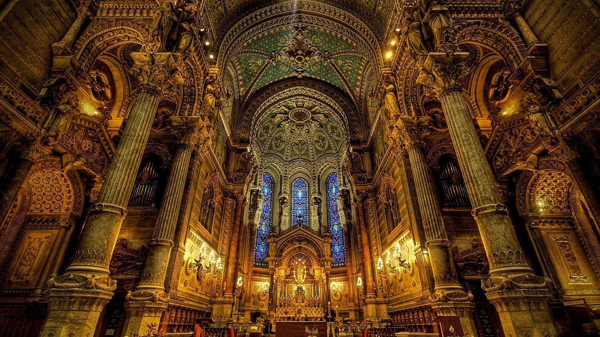 ciudades y arquitectura iglesia catedral religión arquitectura gótico viajes arte punto de referencia cúpula techo casa altar interior antiguo arco antiguo religioso interior