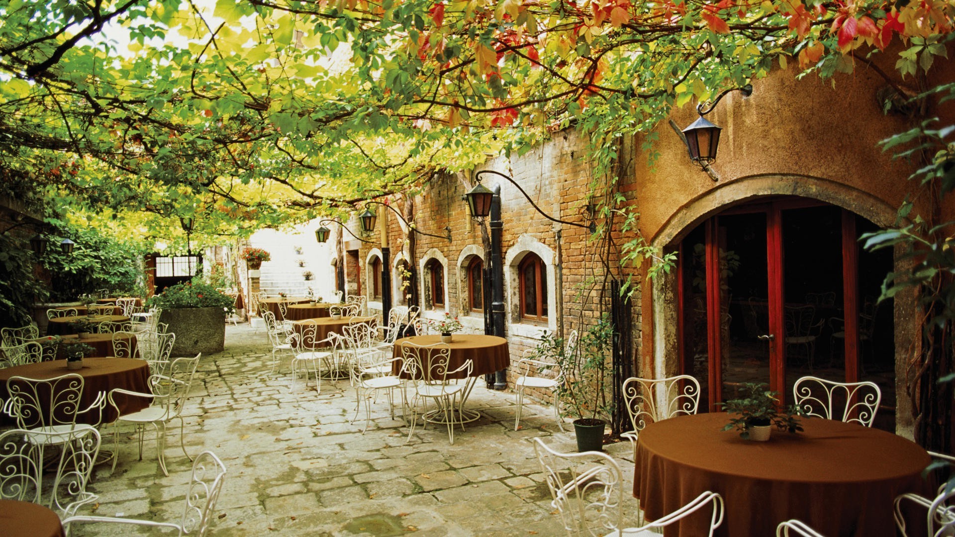 ciudad y arquitectura hogar lugar arquitectura tabla muebles viajes patio ventana madera silla hogar familia al aire libre turismo